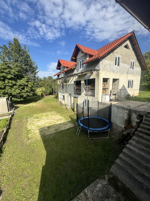 Продаж Два великих нових будинки біля м.ПОЧАІВ Тернопільська область