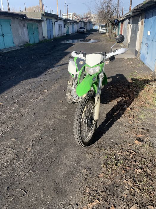 Kawasaki KLX250 Продам классный мот, кавасаки клх 250, был пригнан с Японии