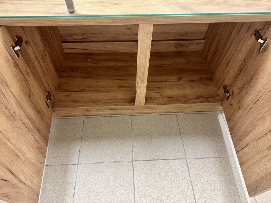 Balcao Madeira com montra vidro em bom estado