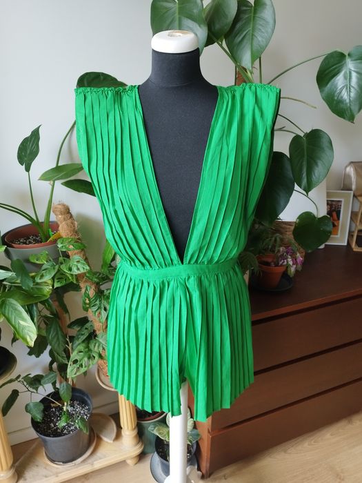 Damski kombinezon firmy PrettyLittleThing, zieleń, rozm. M