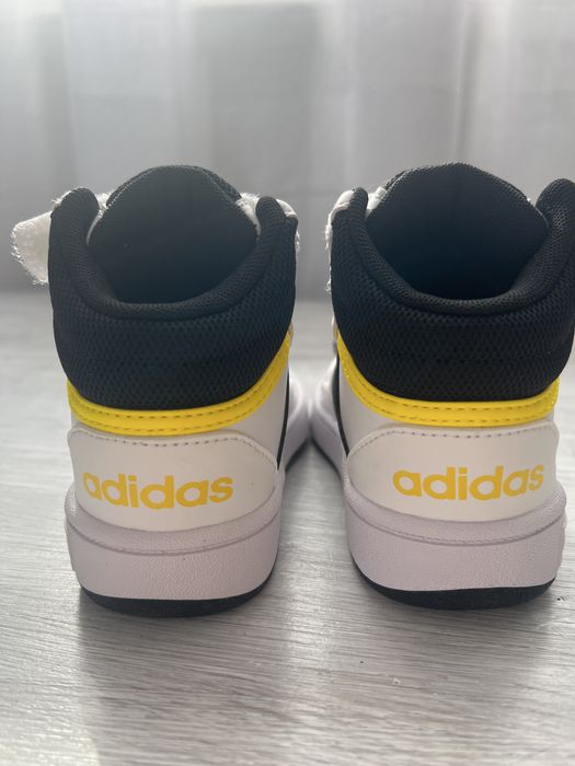 Дитячі кросівки Adidas Hoops 3.0 Mid