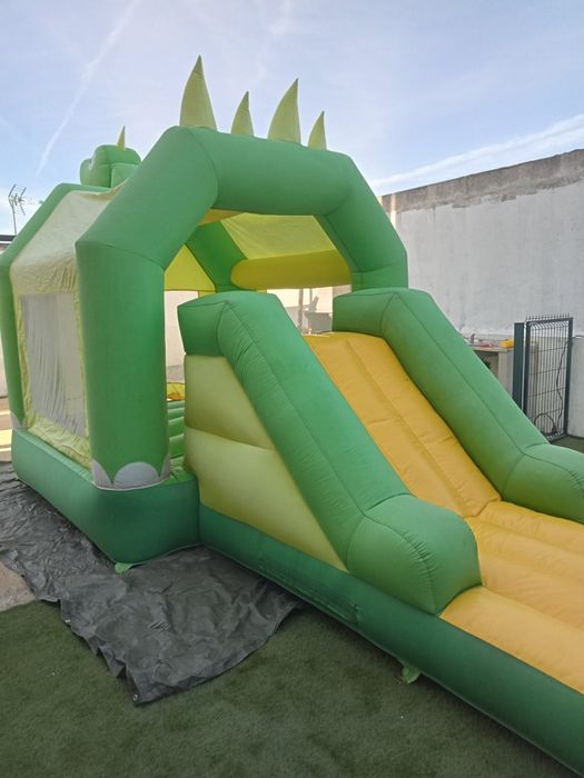 Vende se insuflável usado