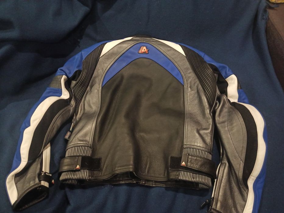 Casaco para motard AKITO em pele. Novo