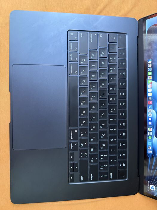 apple macbook air m2 15/8/256