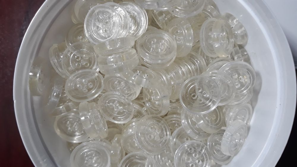 Ґудзики та застібки