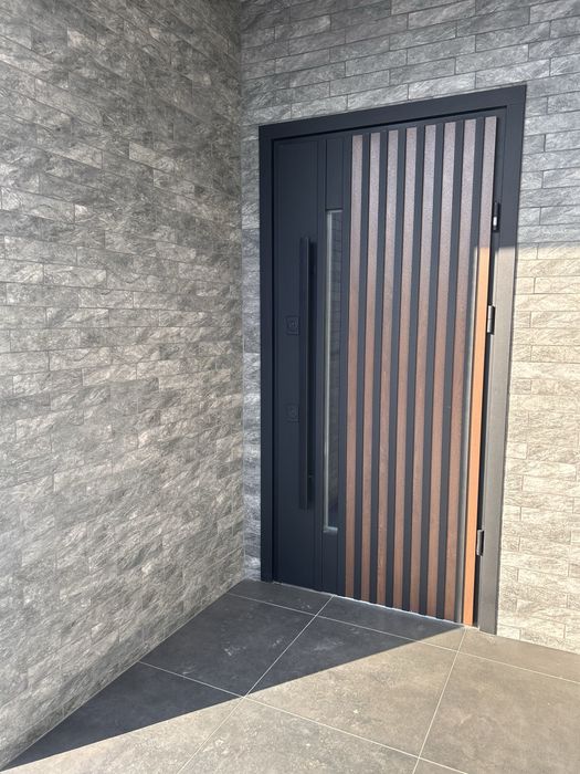 Продаж новенького будинку , заходи і живи!  Американка, без комісії.