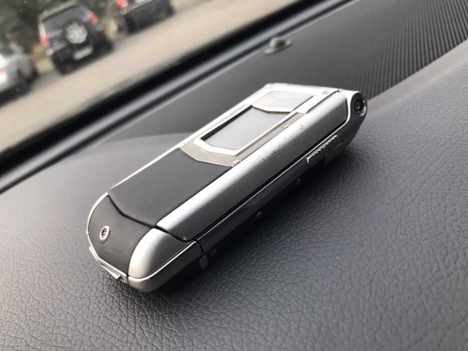Продам Vertu Ayxta в отличном состояние!