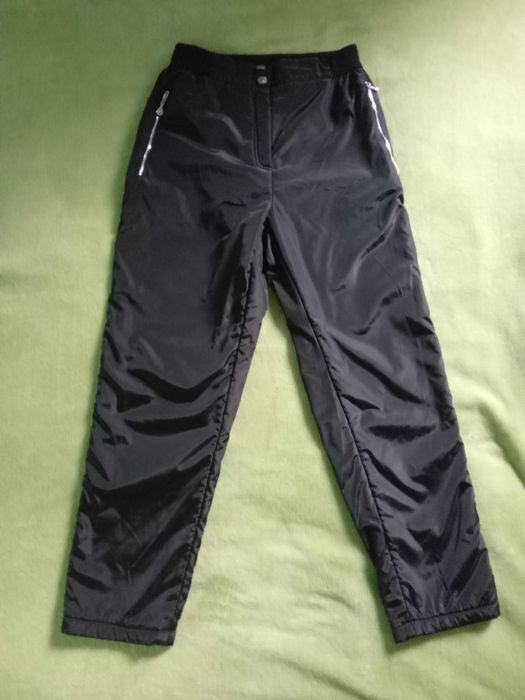 Брюки жіночі на флісі з тканини плащовка