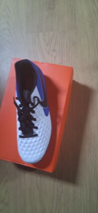 Chuteiras Nike Tiempo Legend 8 Club Fg/Mg