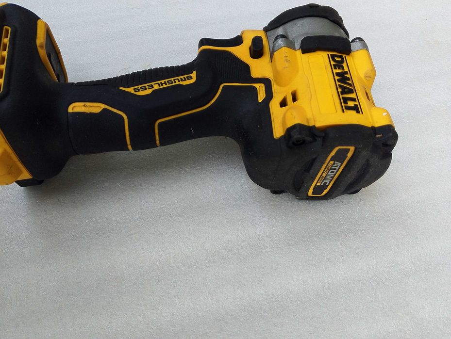 Гайковерт акумуляторний DeWALT DCF923, 610 Нм