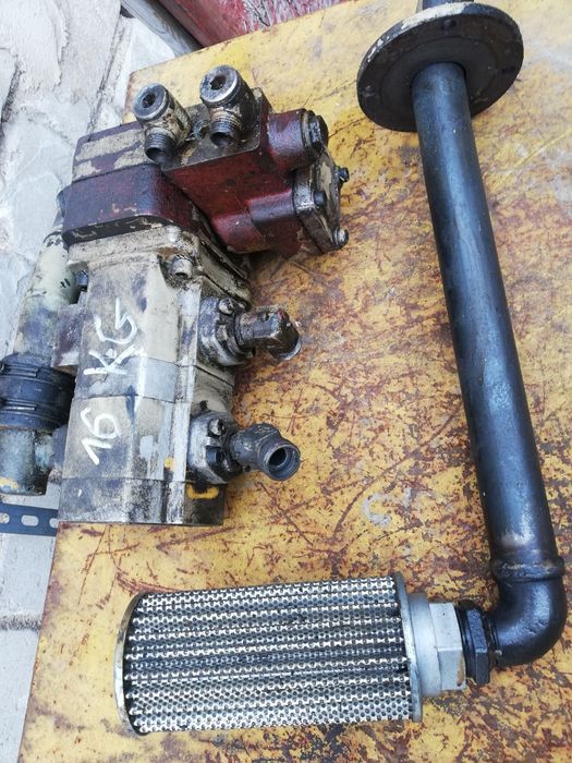 Starocie stara pompa hydrauliczna