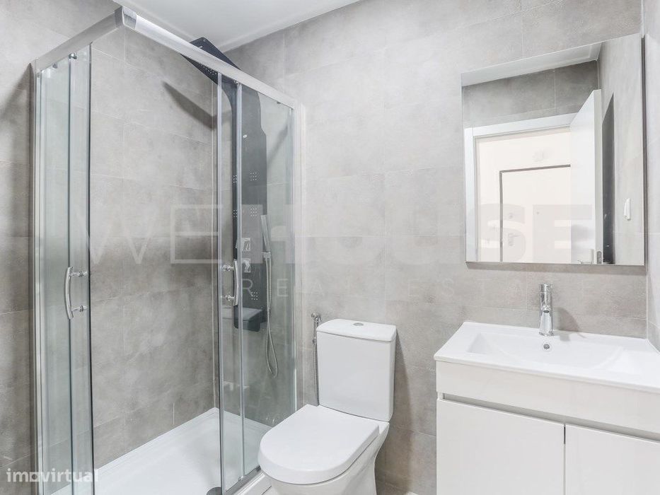 Apartamento T1 no Alto do Seixalinho com quintal — Alto Do Seixalinho, Santo André E Verderena, Setúbal