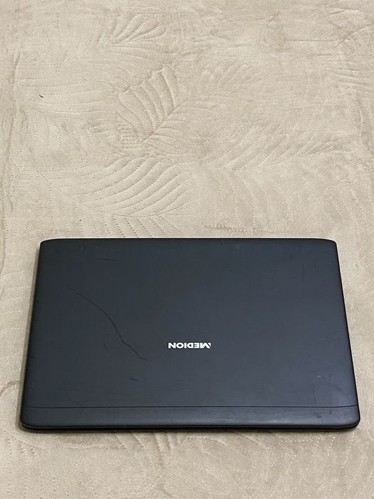 Ноутбук Medion Erazer P7648 17.3 core i7-7500 ОЗУ 16гб ссд256 nvidia