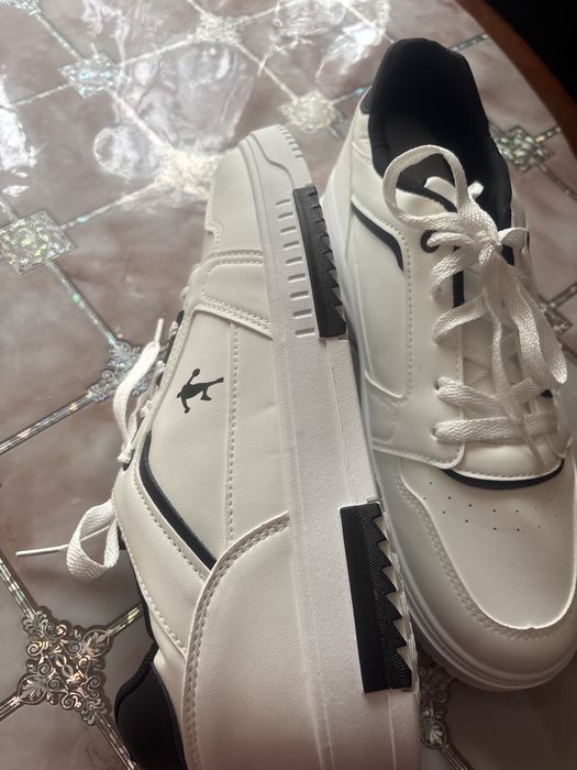 Кросівки для чоловікив