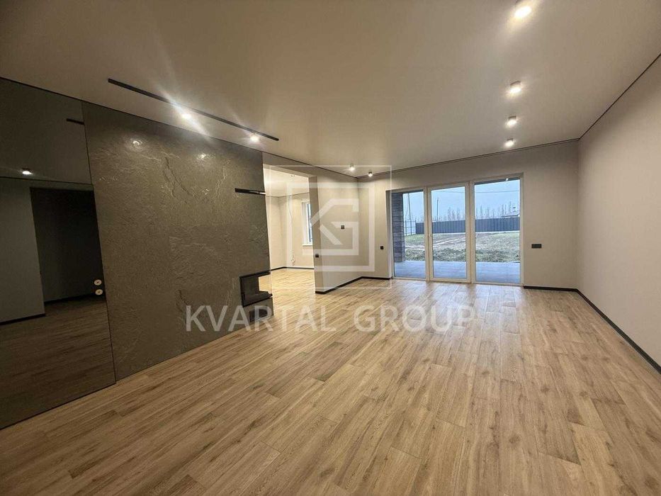 Сучасний будинок 120 м² з ремонтом і ділянкою 12 соток