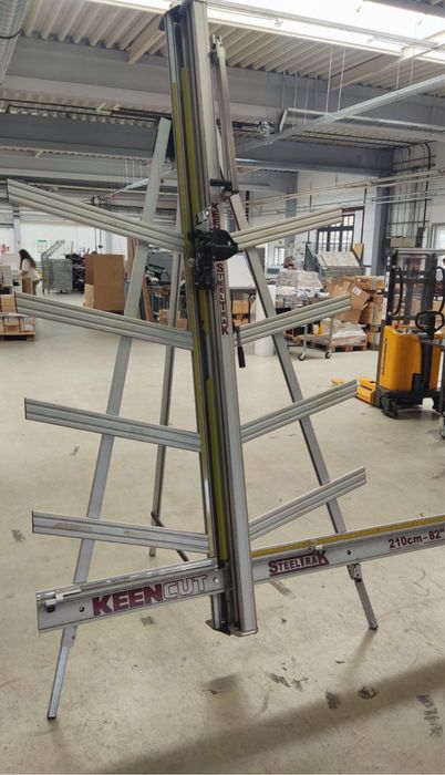 Trymer pionowy steeltrak keencut 210 cm