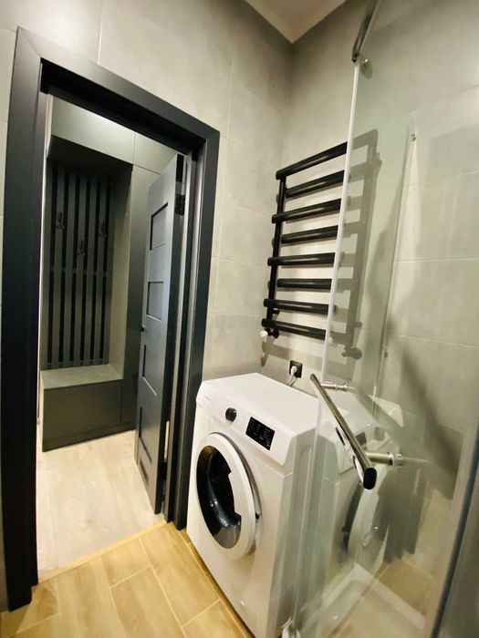 Сучасна студія в стилі лофт на Тихого