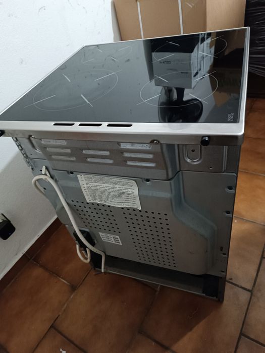 Fogão Indesit Vitrocerâmica + Forno | Excelente estado