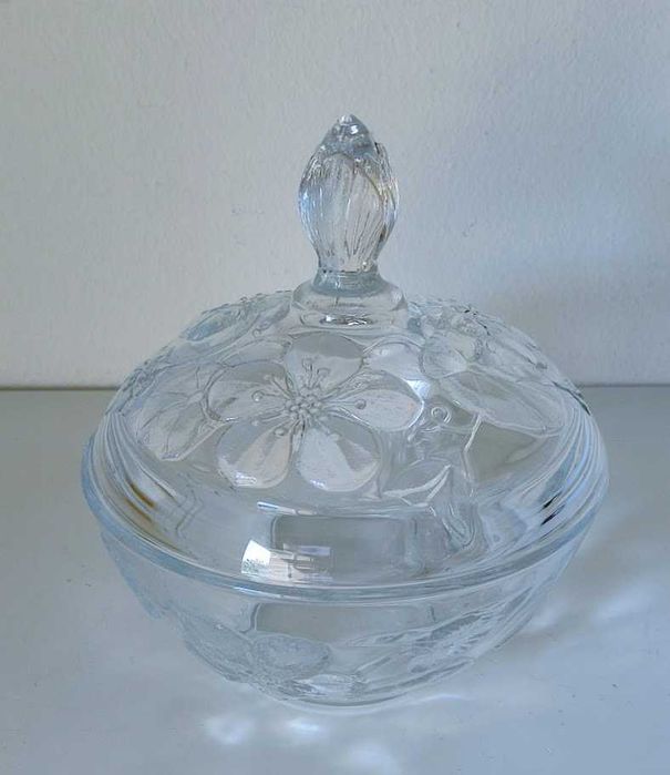 Bomboneira ou porta geleia antiga em cristal