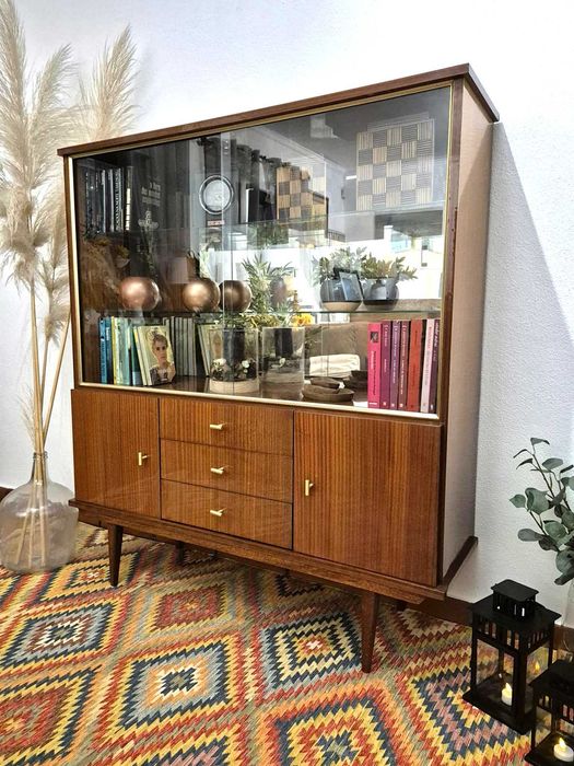 Vitrine / Aparador / Movel / Olaio / Vintage / Mesa