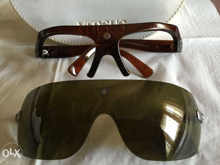 Oculos de sol versus da versace