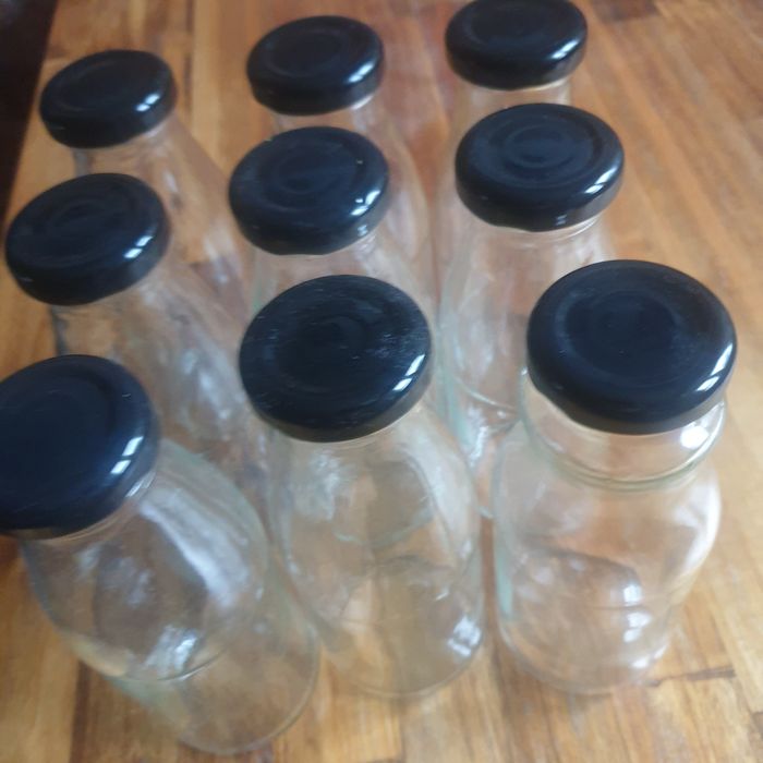 9 butelek na przetwory 250ml