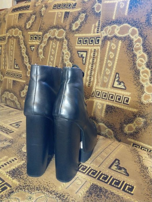 Ботильоны на платформе