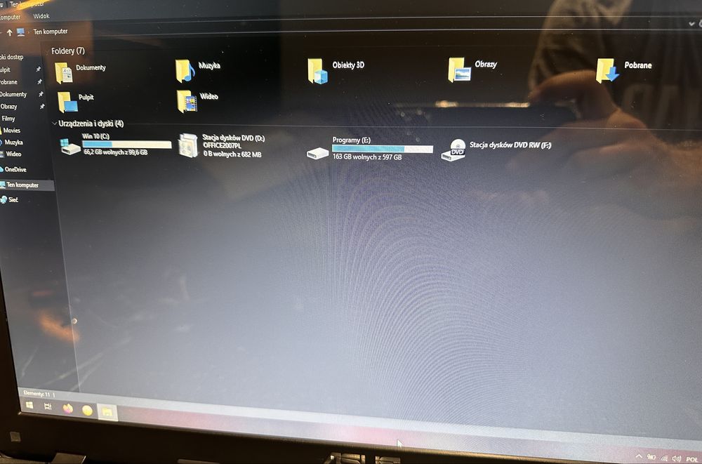 Asus F75A ekran 17 cali jak nowy .