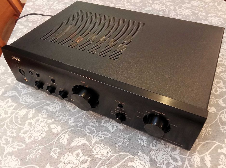 Amplificador DENON pma-700ae