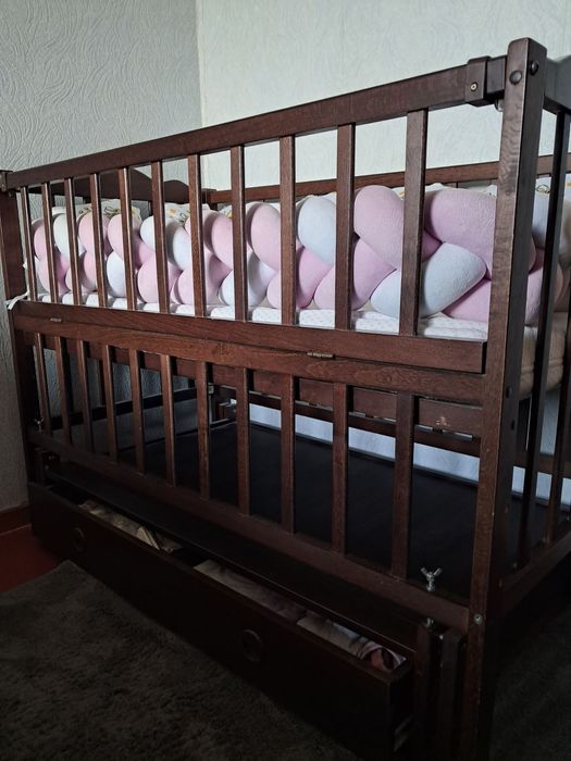 Продам ліжечко з маятником