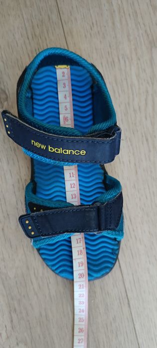 Sandały New Balance 32