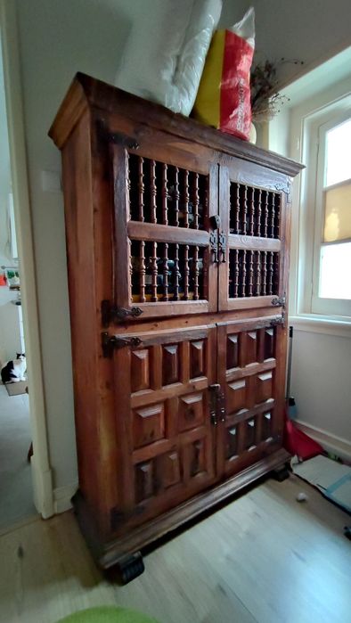 Móvel Rústico em madeira de mogno encerado