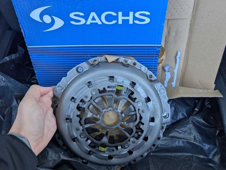 Kit embraiagem completa da Sasch, pouco uso.