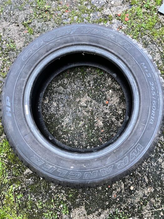 Pneus 245/60R18 Wrangler Goodyear