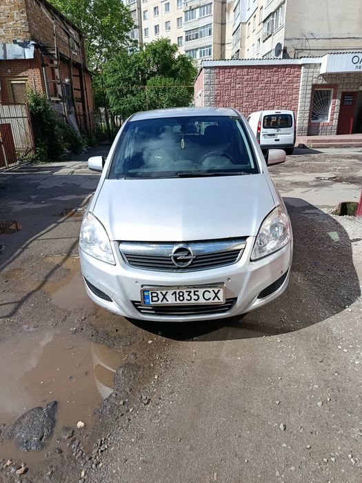 Продам Опель Зафіру.