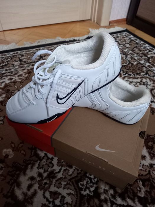 Кросівки Nike (оригінал) 43 р. нові