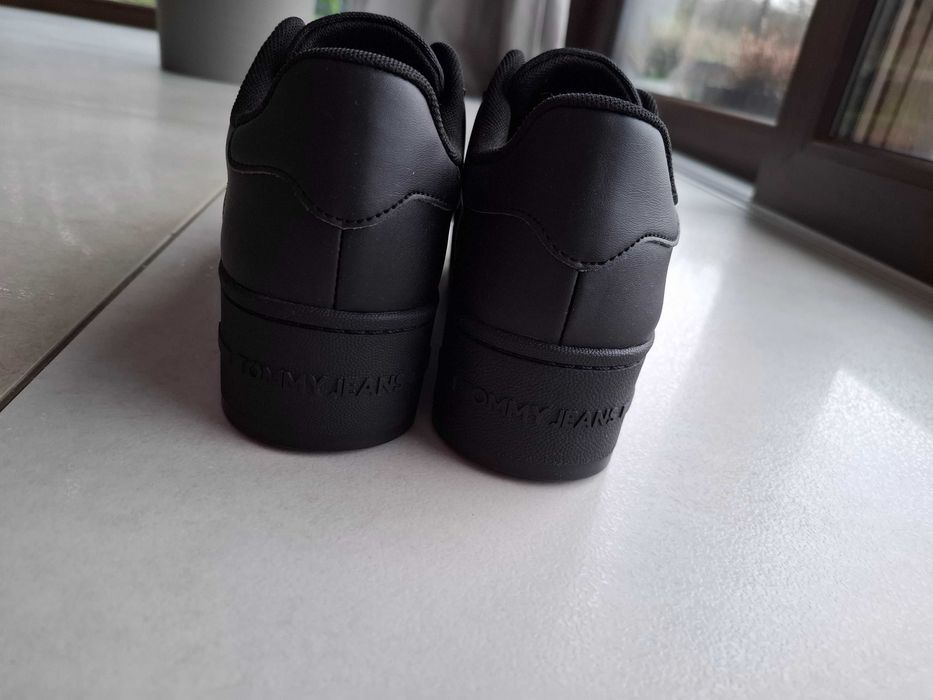 Sneakersy buty Tommy Hilfinger 40 czarne