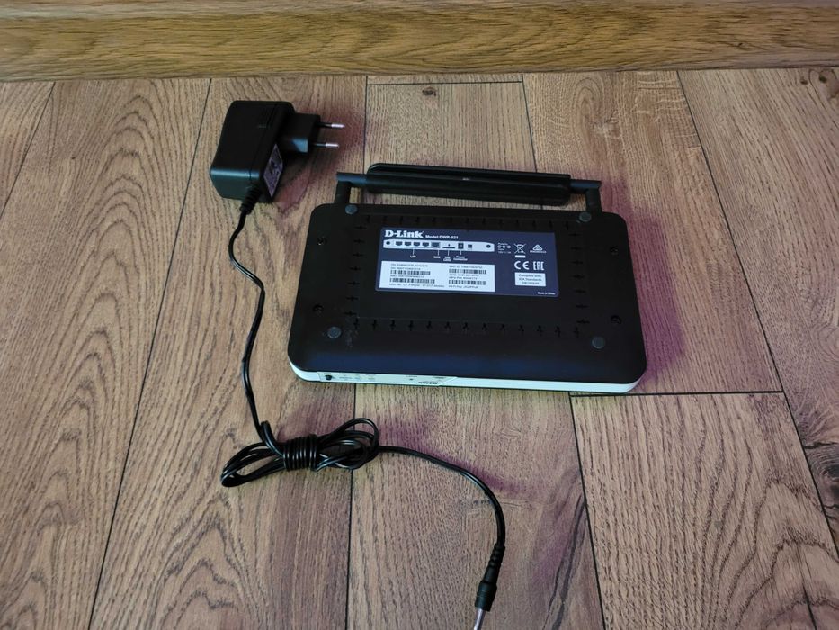 Router Wi-Fi LTE 4G DWR-921