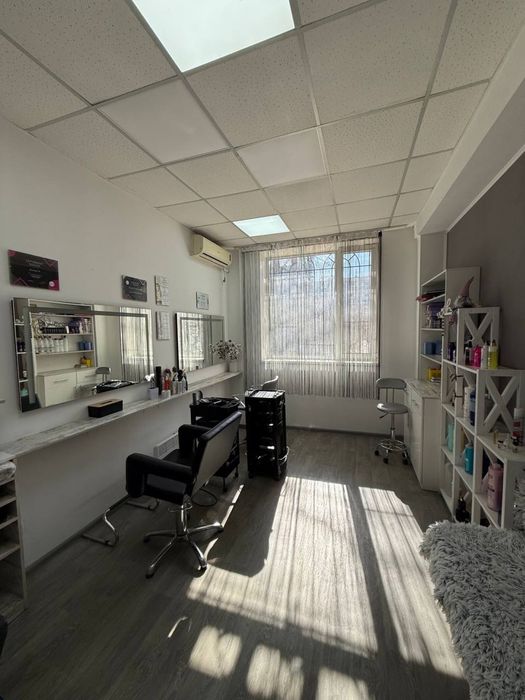 Продам парикмахерскую