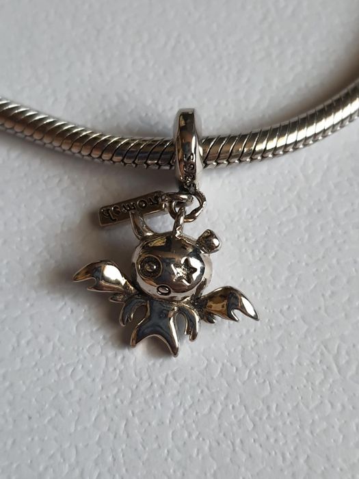 Srebrny charms diabełek