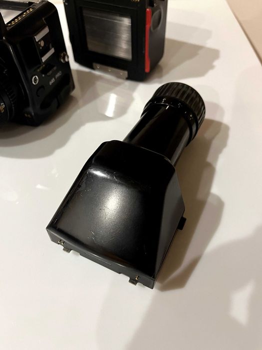 Mamiya 645 Pro Tl + 80mm f2.8 + Grip