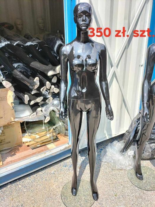 Manekiny damskie  i męskie- różne postawy