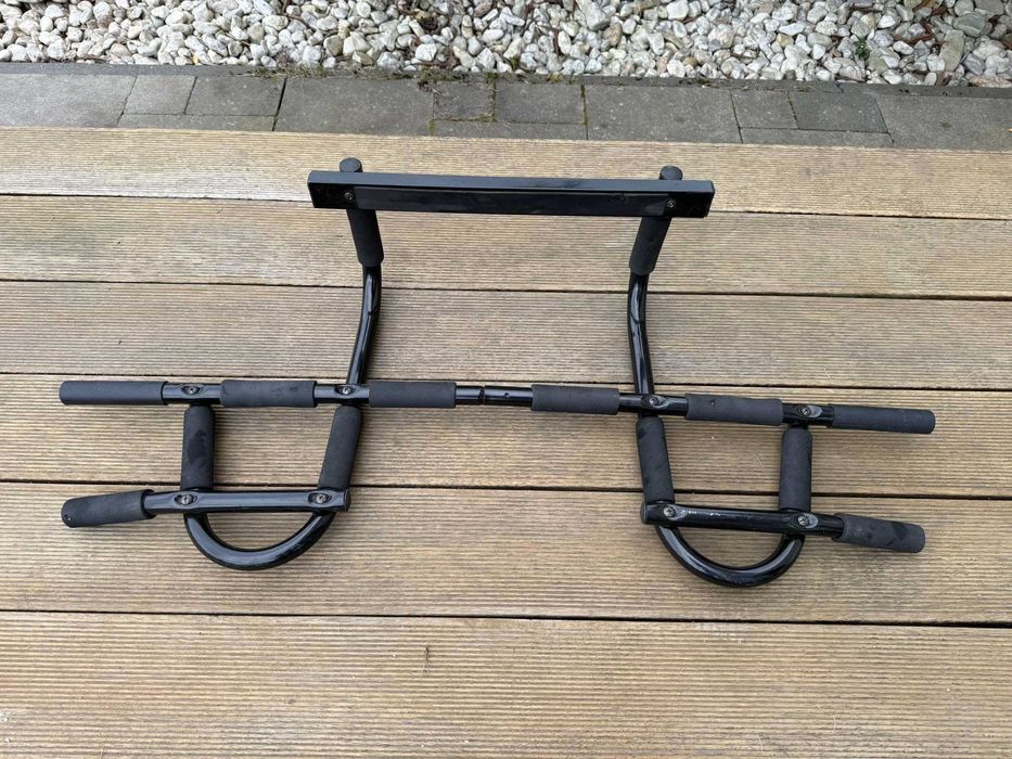 Wielofunkcyjny drążek do podciągania