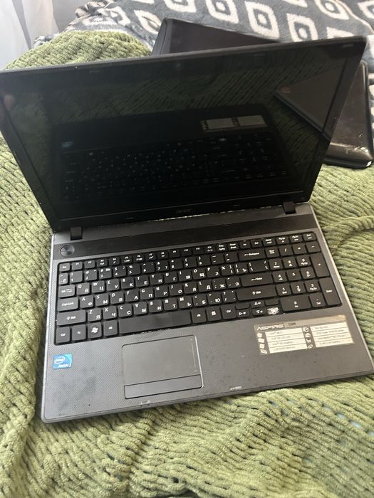 Лот ноутбук под ремонт или на запчасти