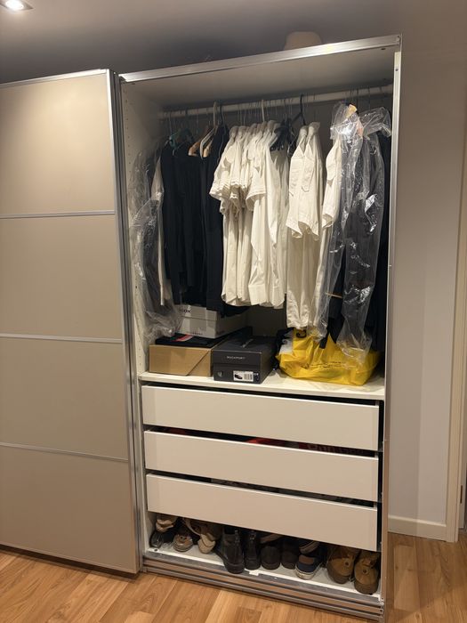 Roupeiro IKEA modelo PAX