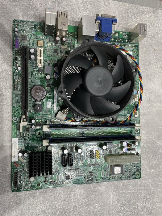 Części do komputera - procesor, płyta główna, zasilacz