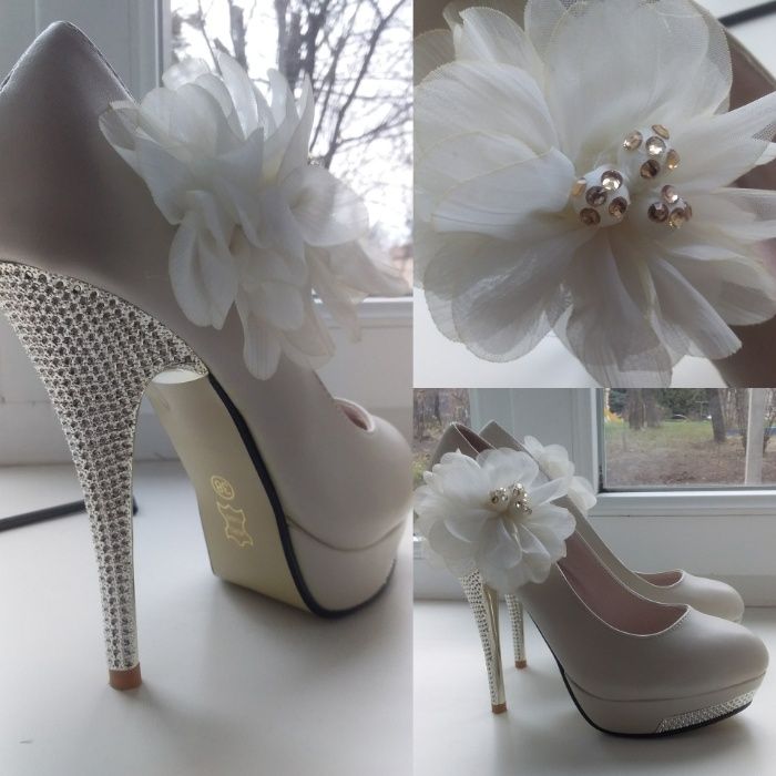 унікальні святкові туфлі нові кольору айворі 36 розмір. 23.5 см