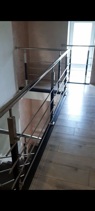 Сходи. Метало-каркаси. Перила