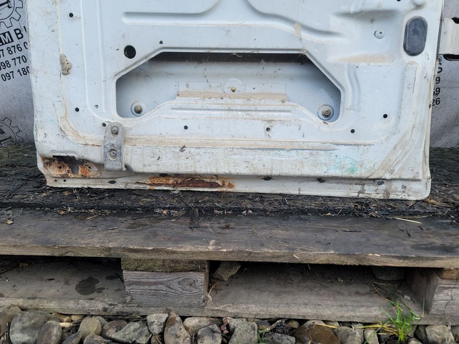 Дверка задня ліва Renault Master 2 біла з склом