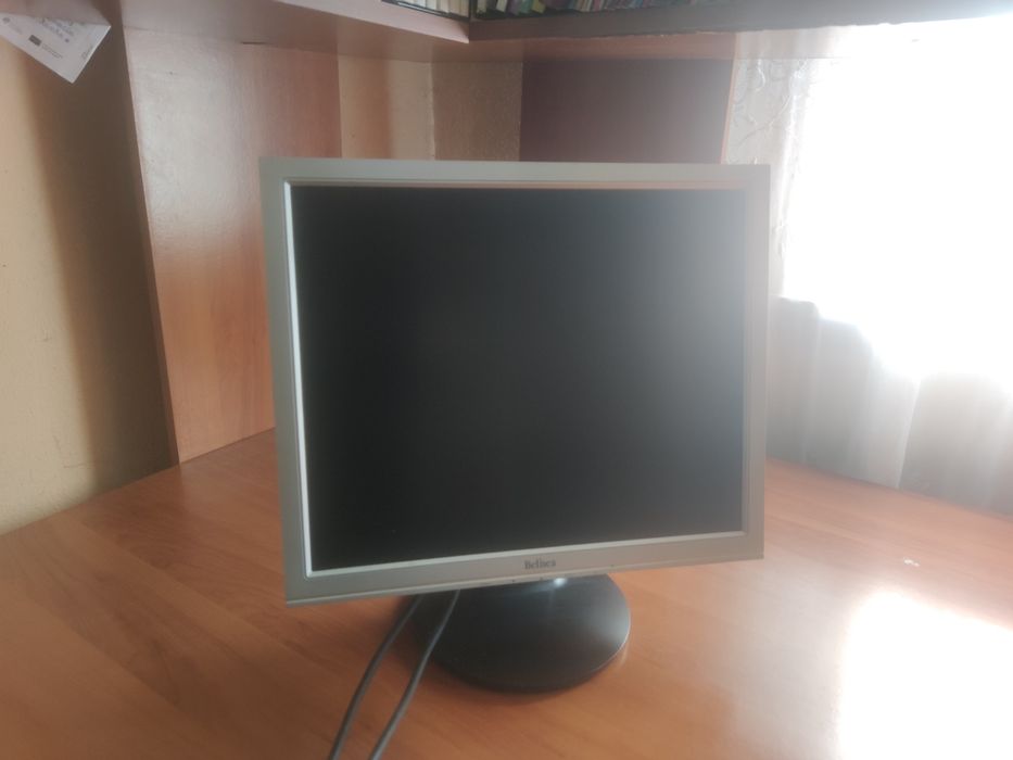 Vendo ecrã de computador444405646833766402